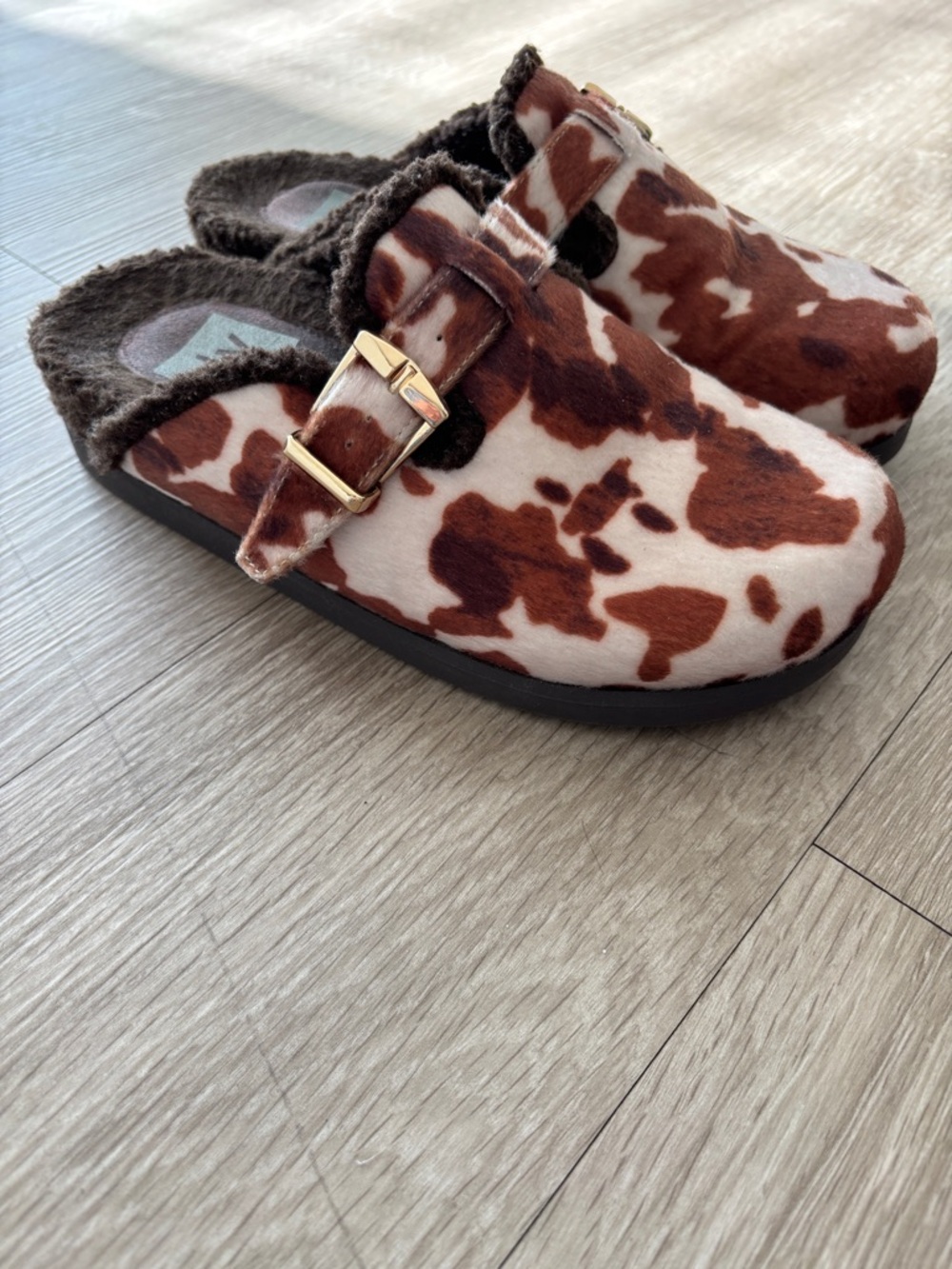 dolce vita cow hide print slip ons 8899089